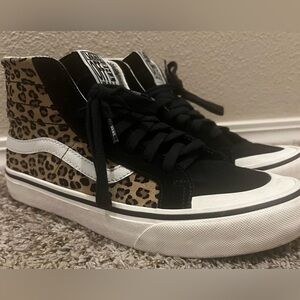 Vans Sk8-hi shoes Leopard print size 9 women’s, 7.5 men’s